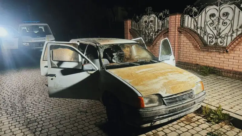 У Надвірній затримали чоловіка, якого підозрюють у підпалі авто Opel Kadett