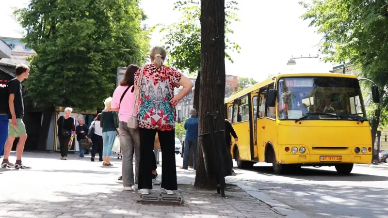 У Франківську готують запуск електронного квитка для пільговиків у приватних маршрутках