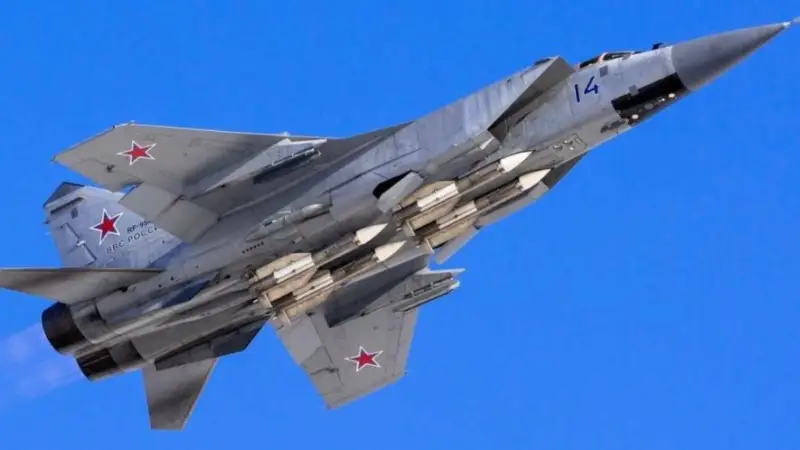 По всій Україні оголошено тривогу: МіГ-31К знову у небі, можливі пуски “Кинджалів”